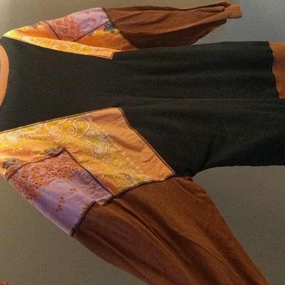 We The Free Feelin' it balloon-sleeve tee in Black - Picture 4 of 8